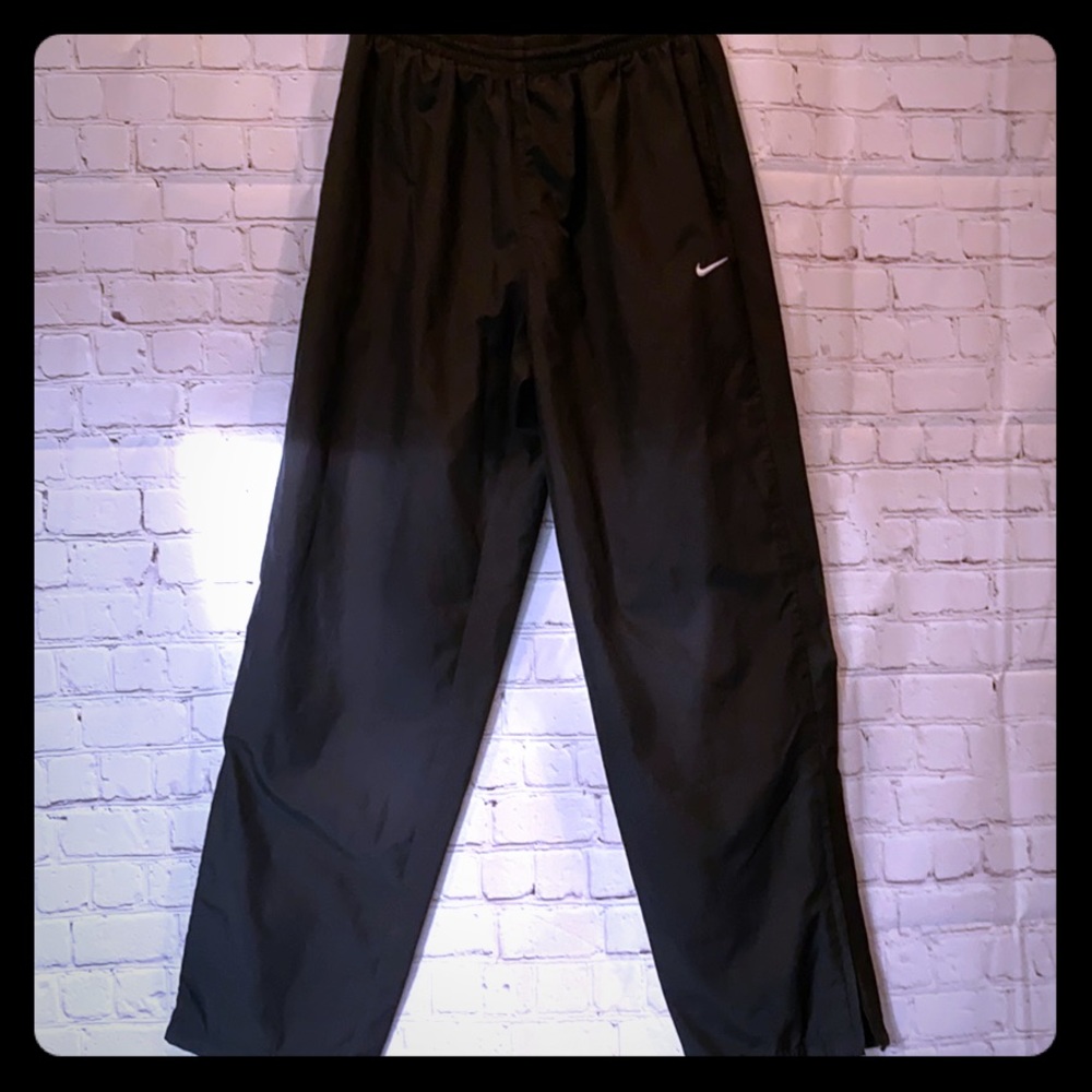 NIKE BLACK LIGHTWEIGHT WINDBREAKER RUNNING PANTS